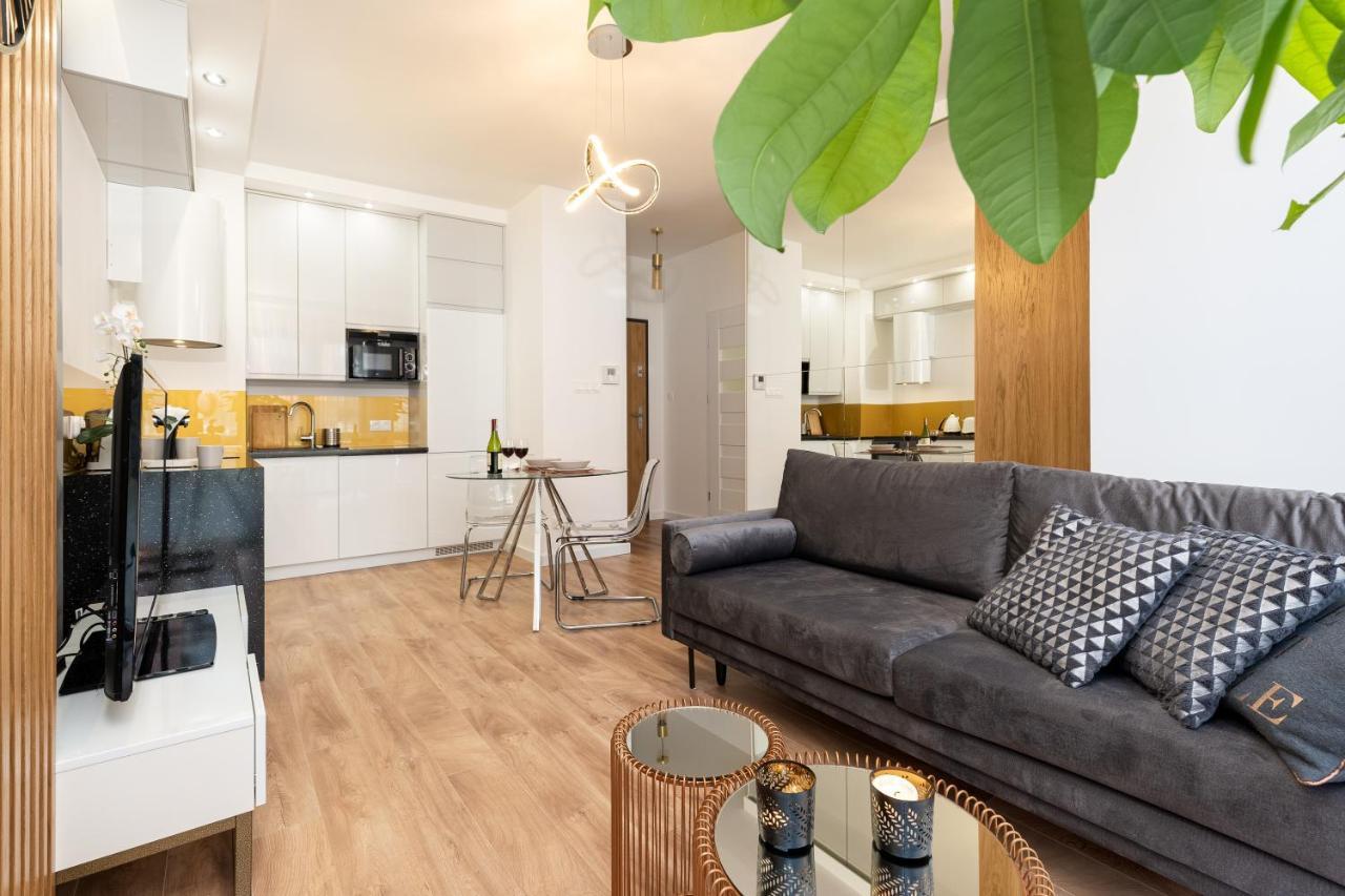 New Apartment, Private Patio Krakau